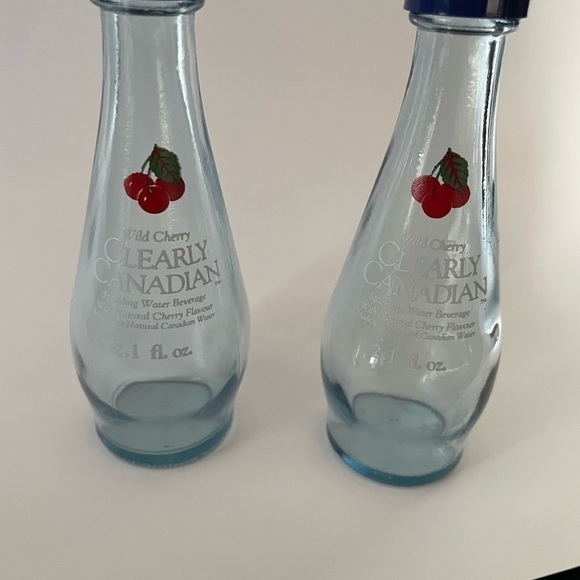 Clearly Canadian Salt & Pepper Shakers wild cherry. Vintage 90s - Picture 3 of 6
